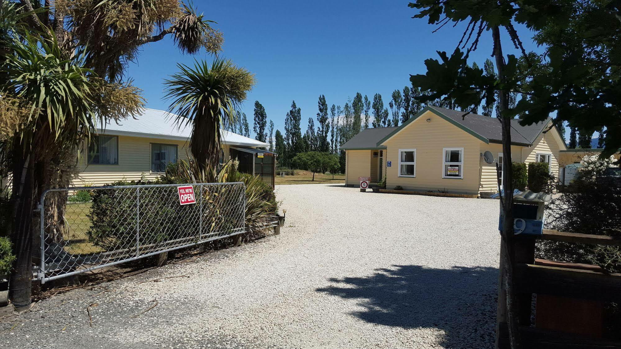 Waiau Motor Camp & Cabins ภายนอก รูปภาพ