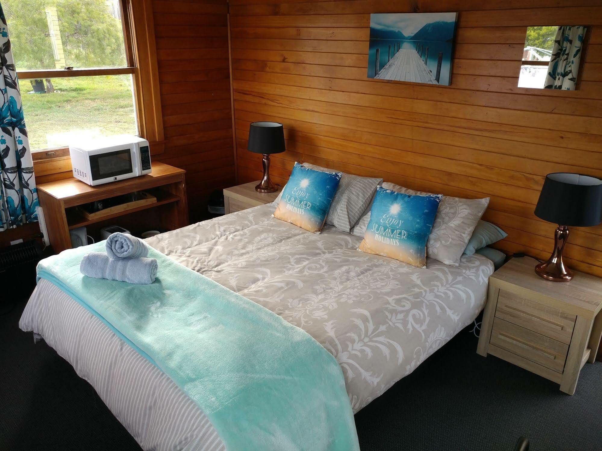 Waiau Motor Camp & Cabins ภายนอก รูปภาพ
