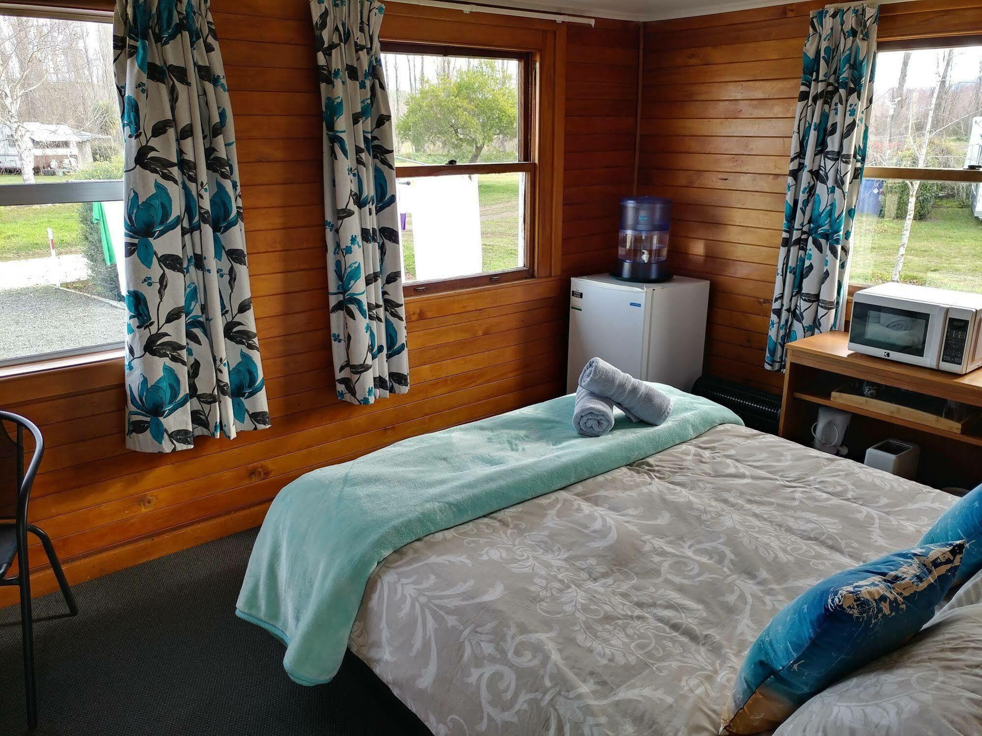 Waiau Motor Camp & Cabins ภายนอก รูปภาพ