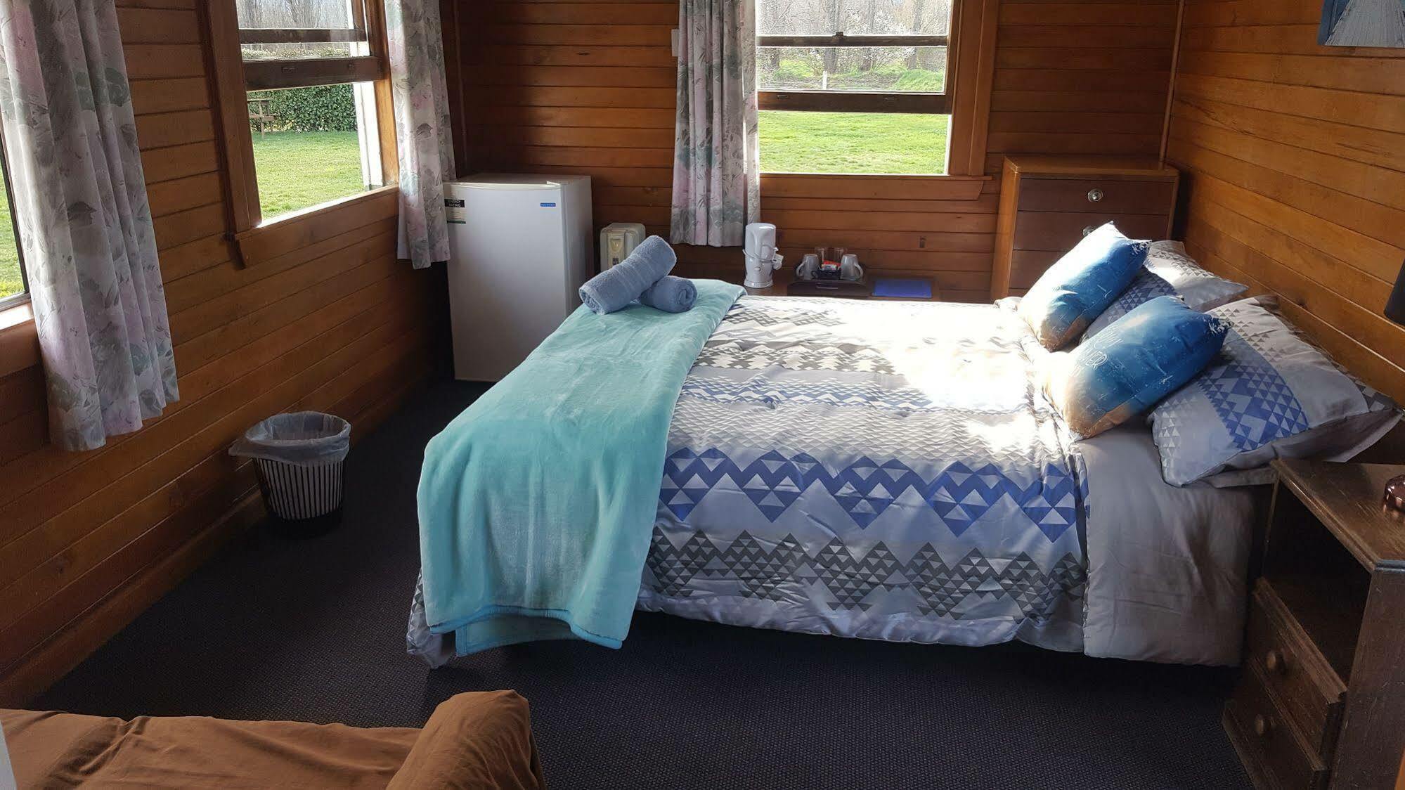 Waiau Motor Camp & Cabins ภายนอก รูปภาพ