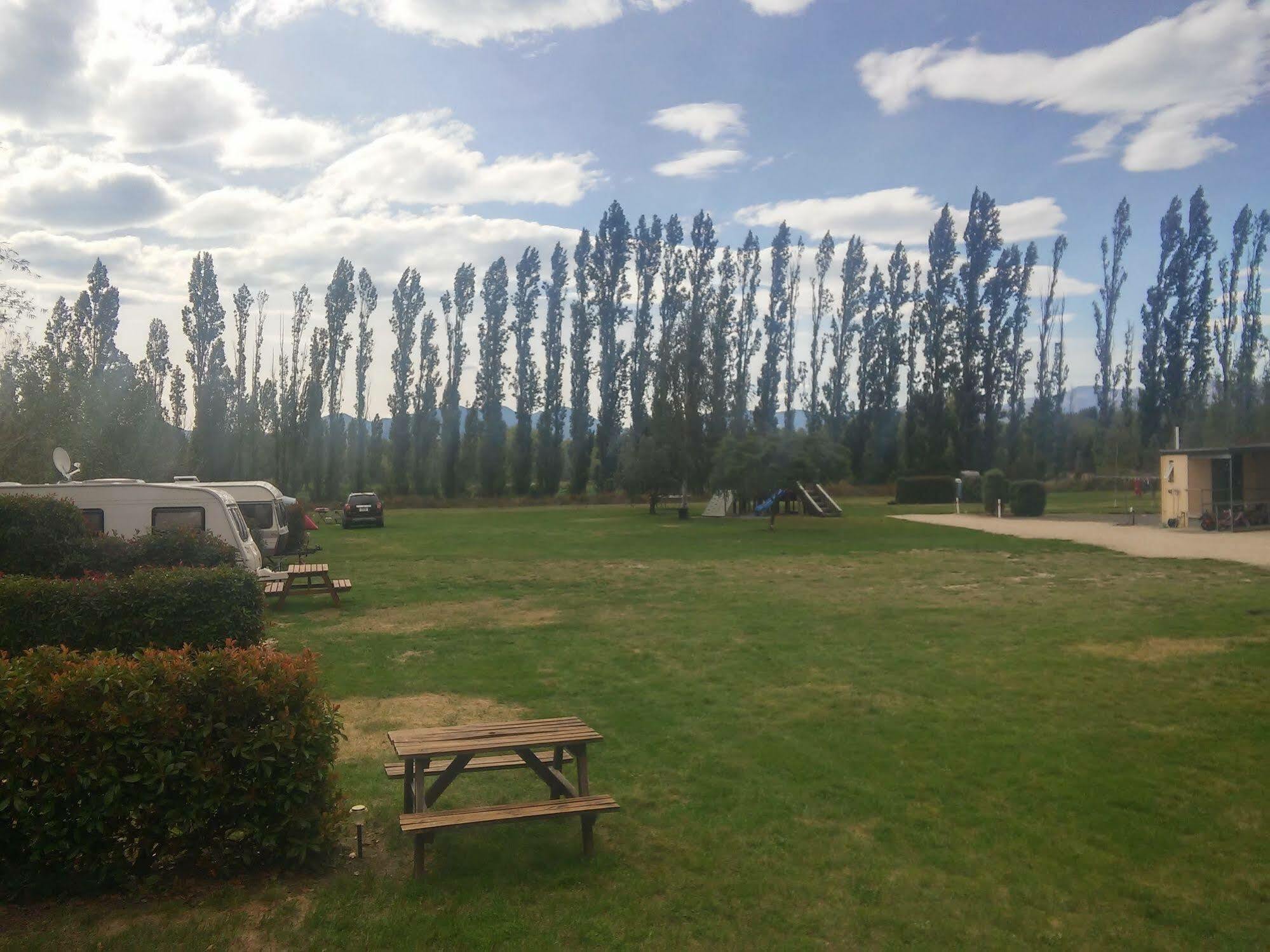 Waiau Motor Camp & Cabins ภายนอก รูปภาพ