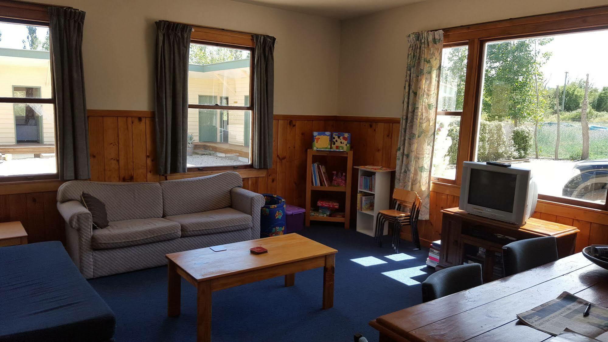 Waiau Motor Camp & Cabins ภายนอก รูปภาพ